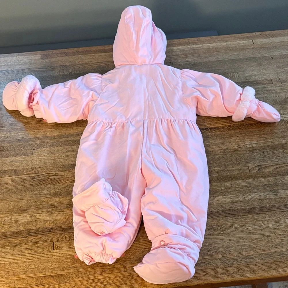 La Petite Rothschild Size 18 M Adorable Pink Snowsuit with Mittens and Booties - Picture 12 of 13
